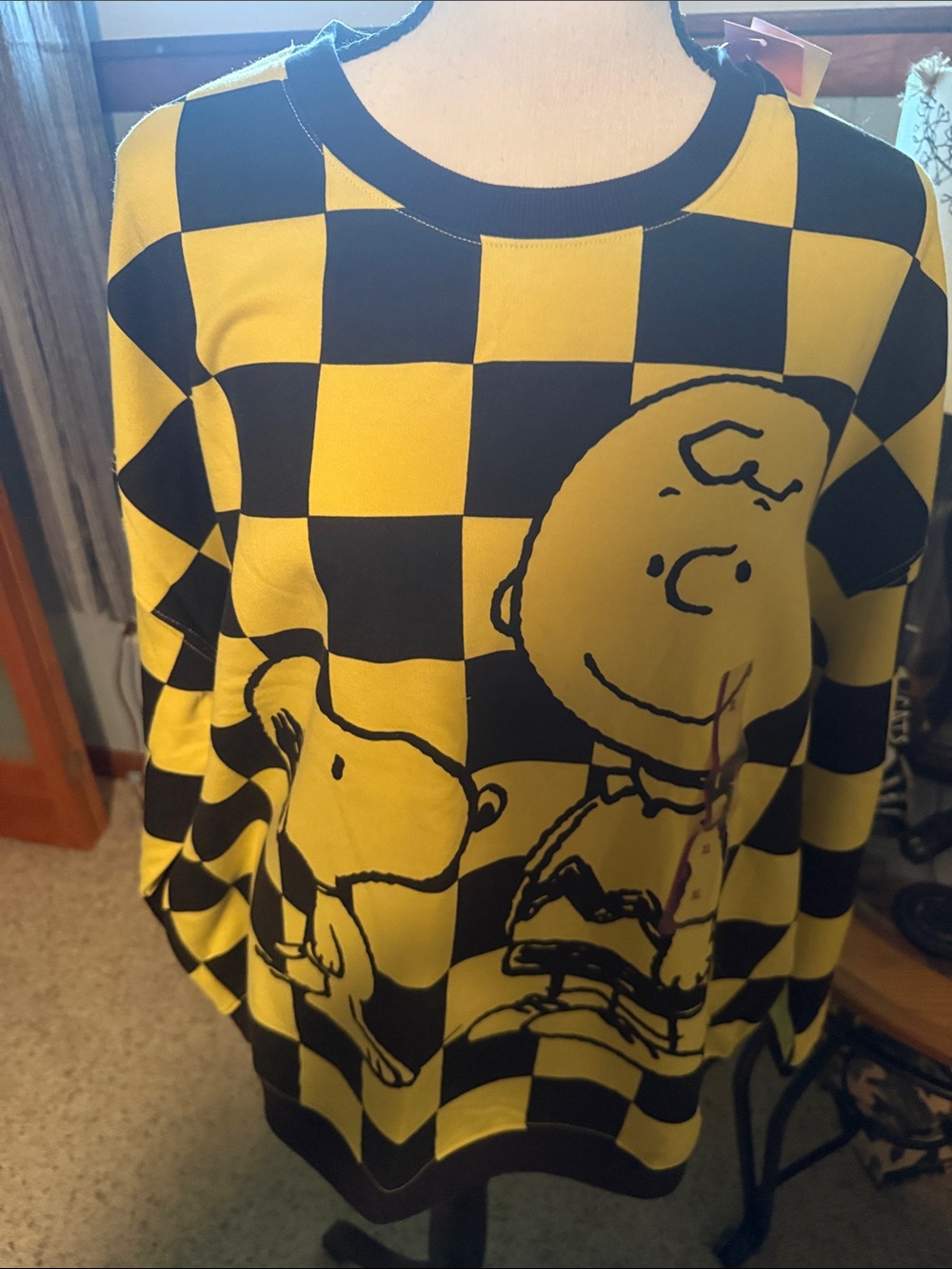 NWT Yellow & Black Checkerboard Peanuts Charlie Brown Sweatshirt